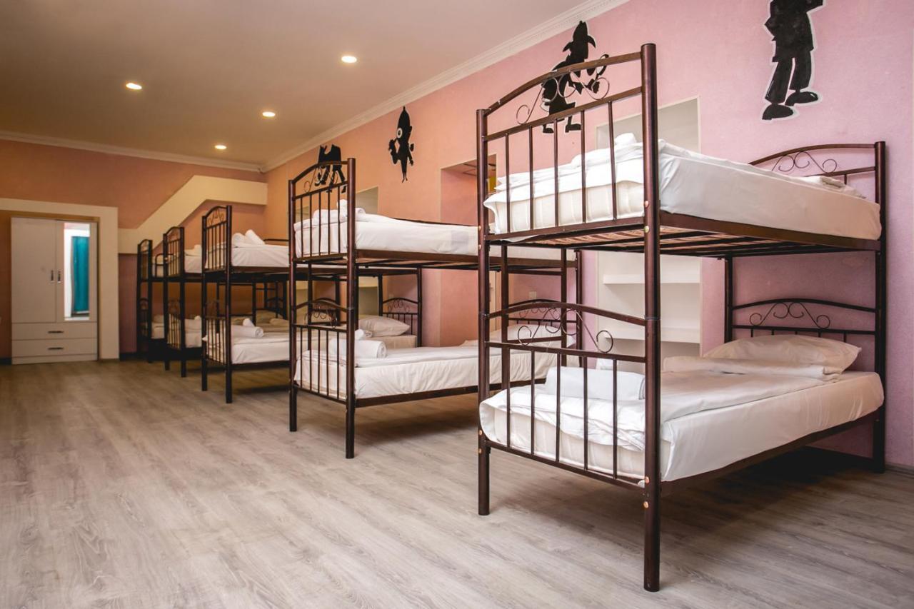 Sherlock Holmes Hostel Baku Extérieur photo