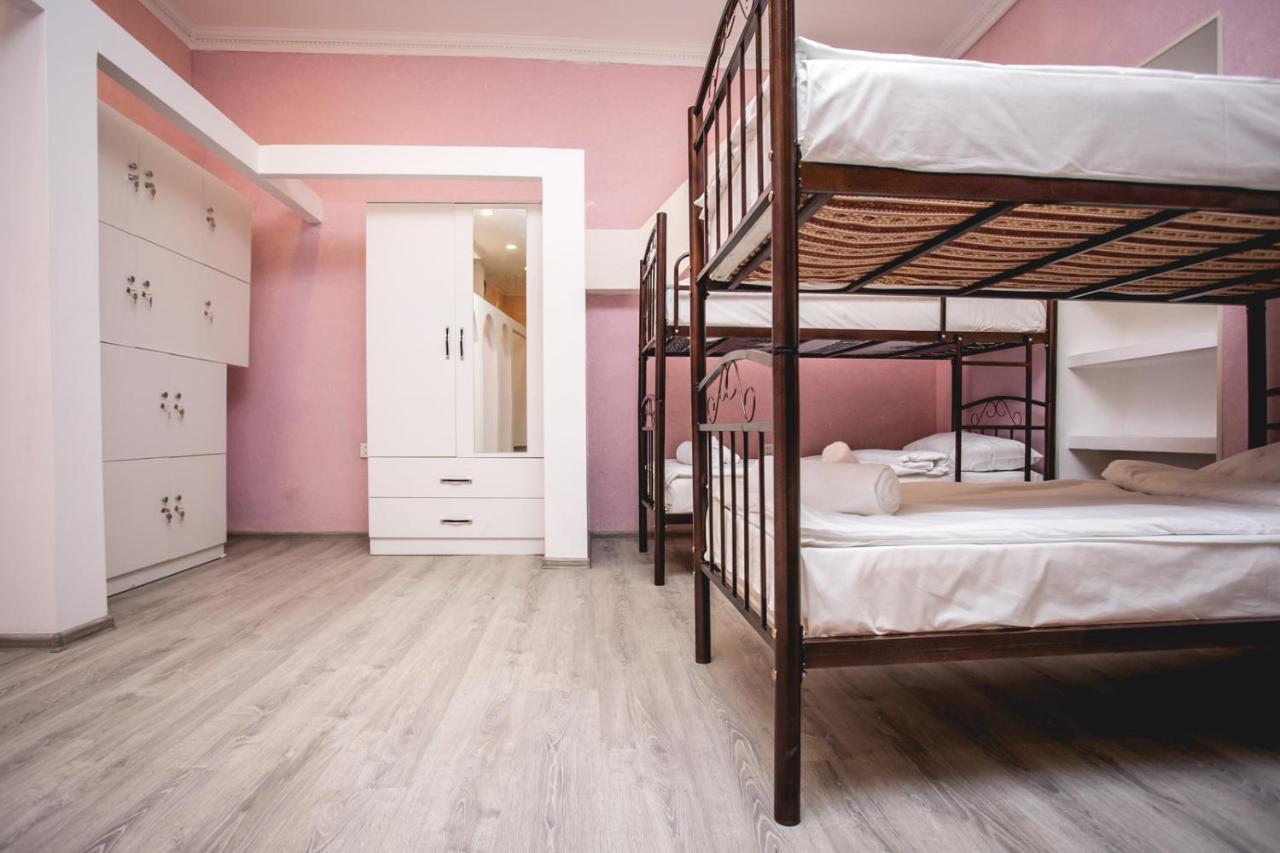 Sherlock Holmes Hostel Baku Extérieur photo